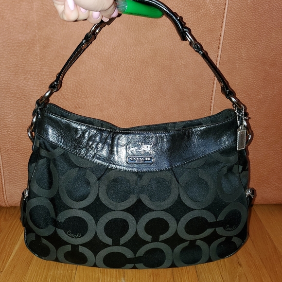 Coach Handbags - Coach Zoe Bag